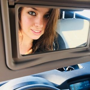Meet your Posher, Nicole